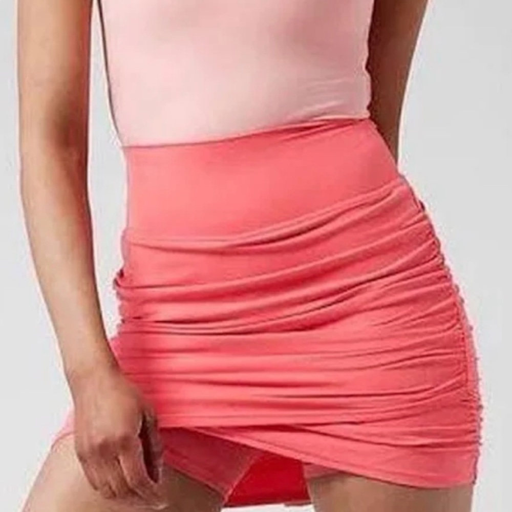Athleta Transcend skort, high-waisted, stretchy, ruched sides. Gorgeous color!